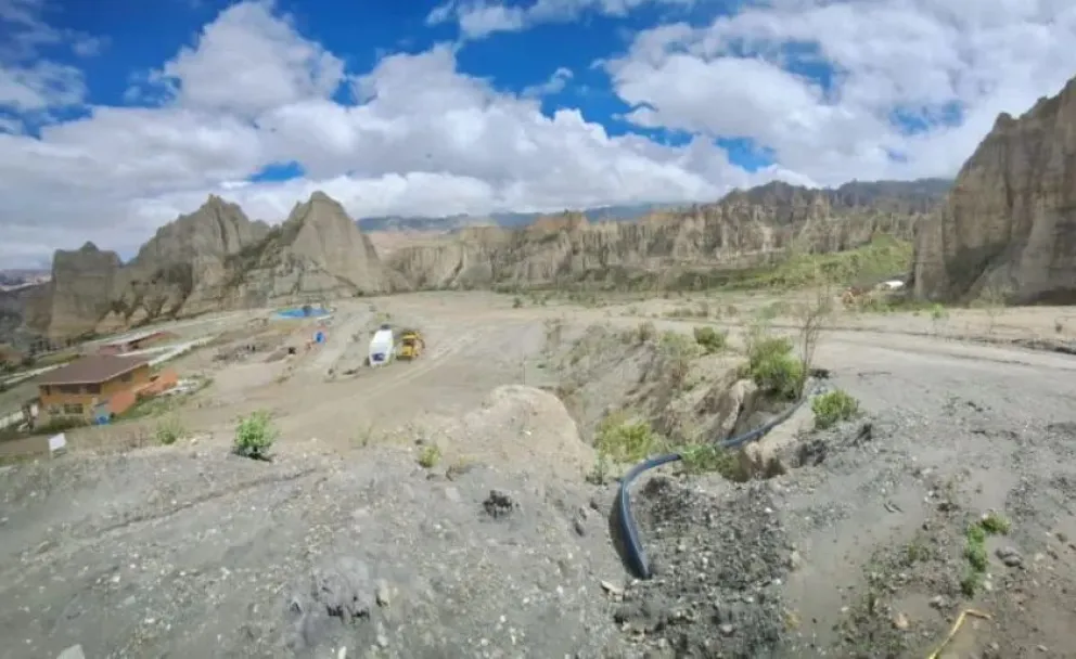 Parte del terreno en la Urbanización Terrazas de Achumani donde se construirá la Casa de la Verde. Foto: Jorge Asturizaga