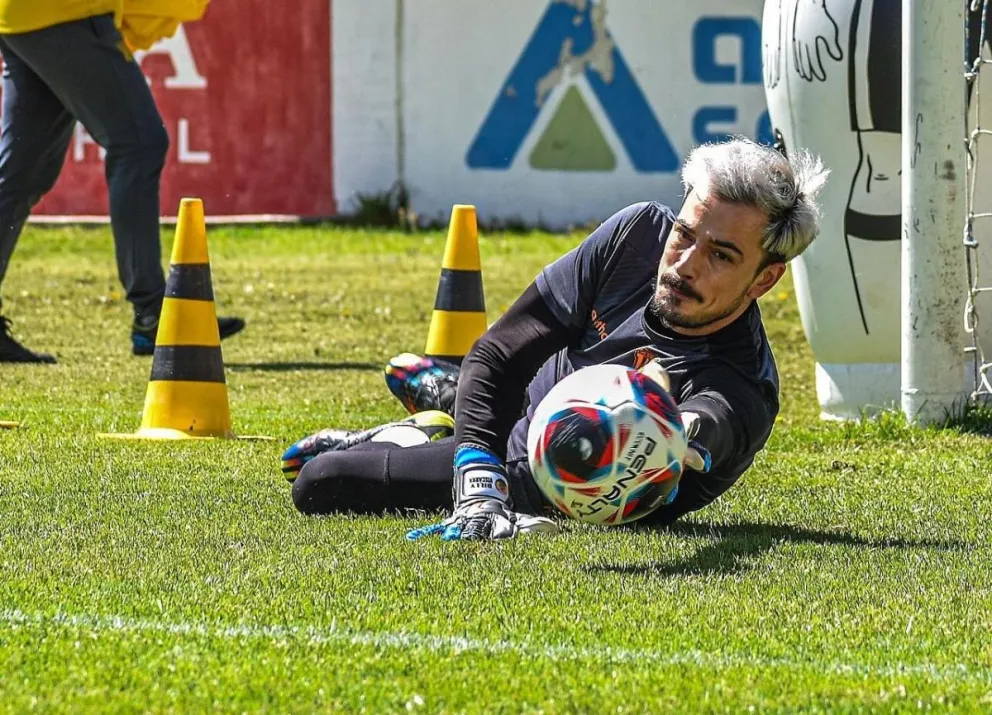 Guillermo Viscarra en uno de los últimos entrenamientos de The Strongest: Foto: GBV