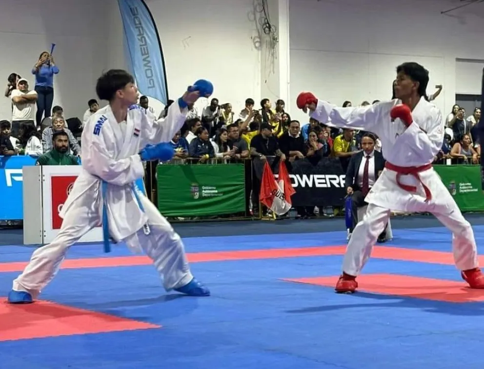 Dos karatecas en pleno combate. Foto: Feboka.