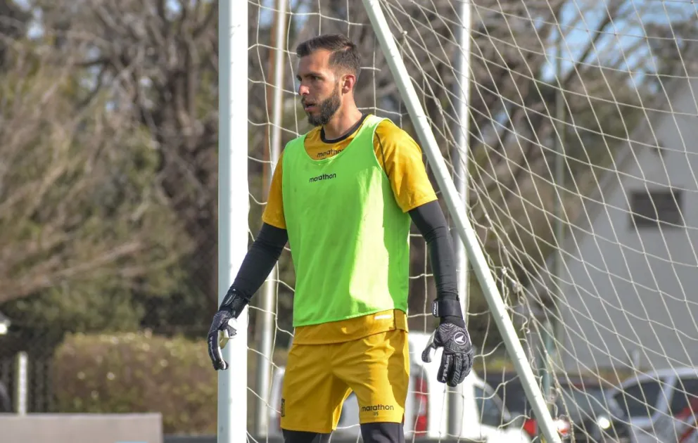 Rodrigo Banegas el día de su vuelta al aurinegro, el pasado miércoles 3 de julio. Foto: club The Strongest