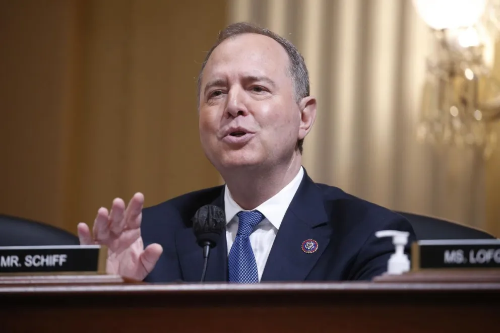 Fotografía de archivo en donde se ve al congresista demócrata Adam Schiff. Foto: EFE
