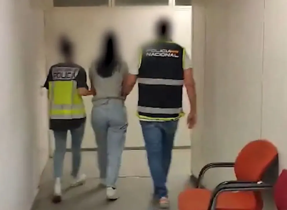 Gianina García tras su detención este miércoles en España. Foto: Captura de video