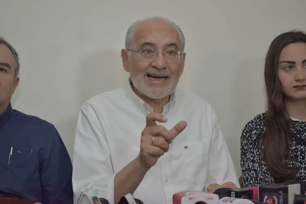 Mesa durante la conferencia, este viernes. Foto: CC