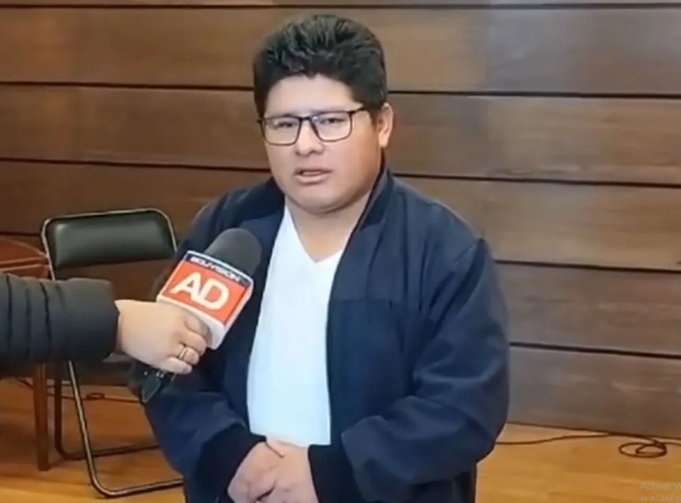 El senador Roberto Padilla durante el anuncio. Foto: Captura de video 