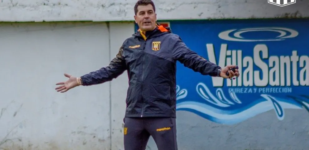 Ismael Rescalvo espera contar con los refuerzos lo más pronto que se pueda. Foto The Strongest