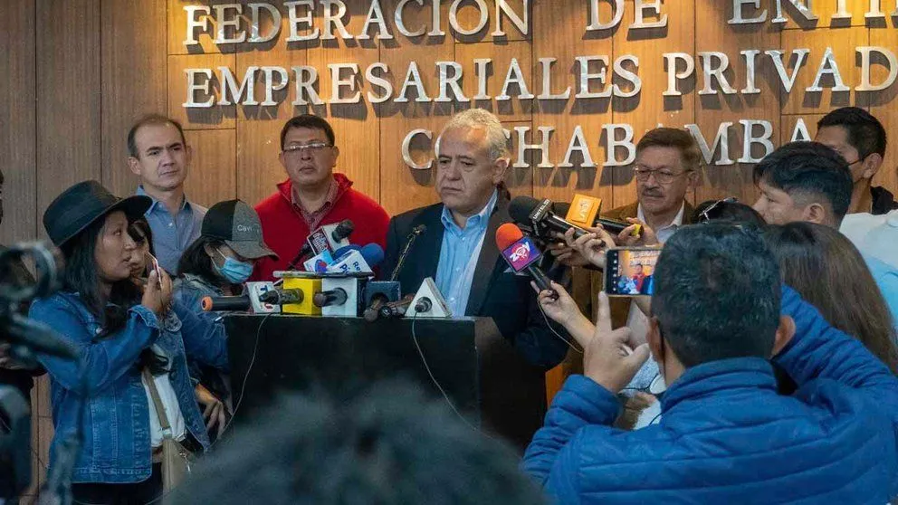 Luis Laredo durante la conferencia de prensa. Foto: Opinión