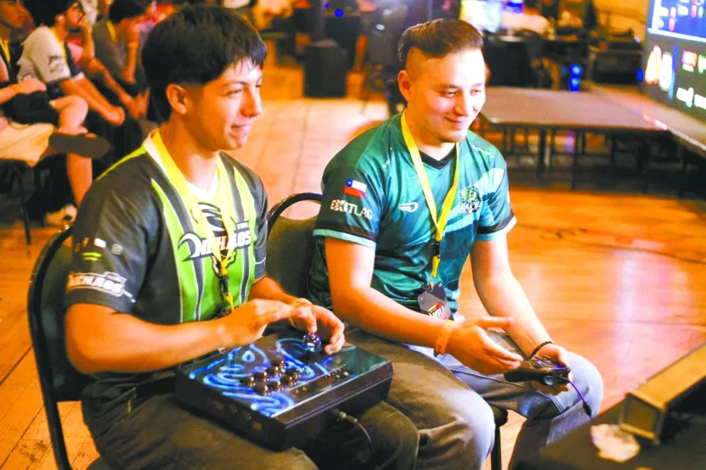 Momento de la competencia de Street Fighter del año pasado, en la que hubo bolivianos.  FOTO: HadoukenDojoGamer