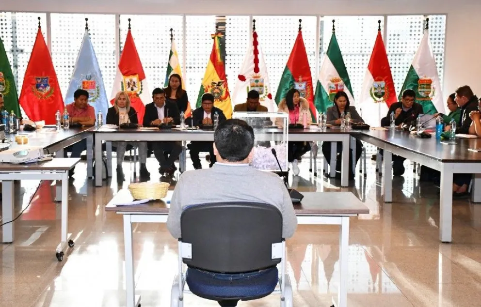 Franklin Garvizu Janco, postulante al CM, fue el primero en ingresar a la sesión de preguntas. Foto: APG