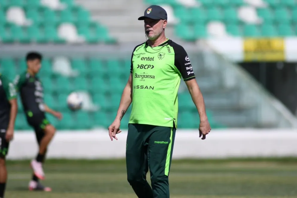 Antonio Carlos Zago, en uno de los entrenamientos de la Selección. Foto FBF