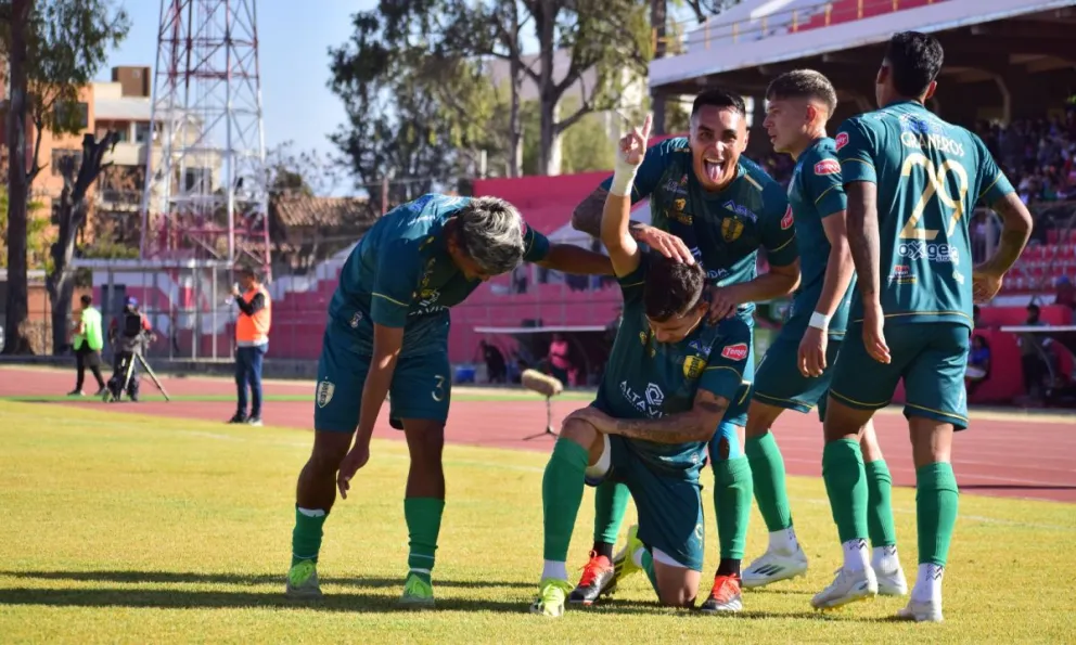 Jugadores de Tomayapo celebran uno de sus dos goles. Foto: Real Tomayapo.