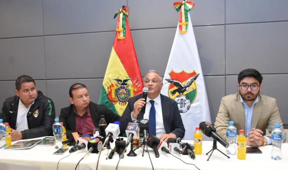 El presidente de la FBF, Fernando Costa, durante la conferencia de prensa del viernes. Foto: APG