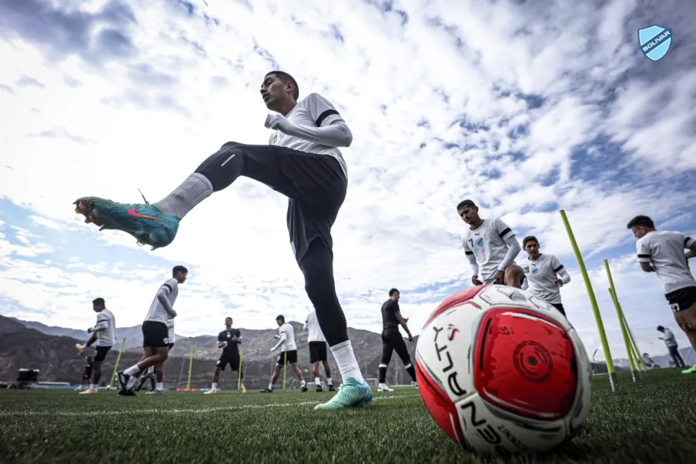 Saavedra durante una práctica celeste en Ananta. Foto: Club Bolívar.