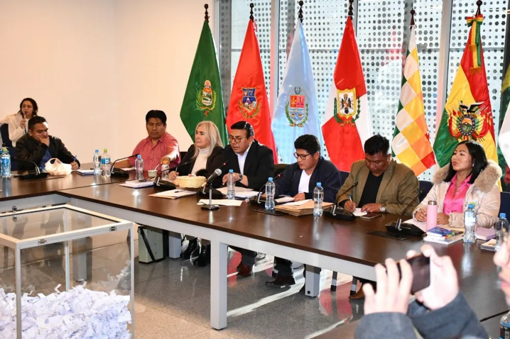 La comisión mixta de Justicia duranta la toma de pruebas. Foto: APG