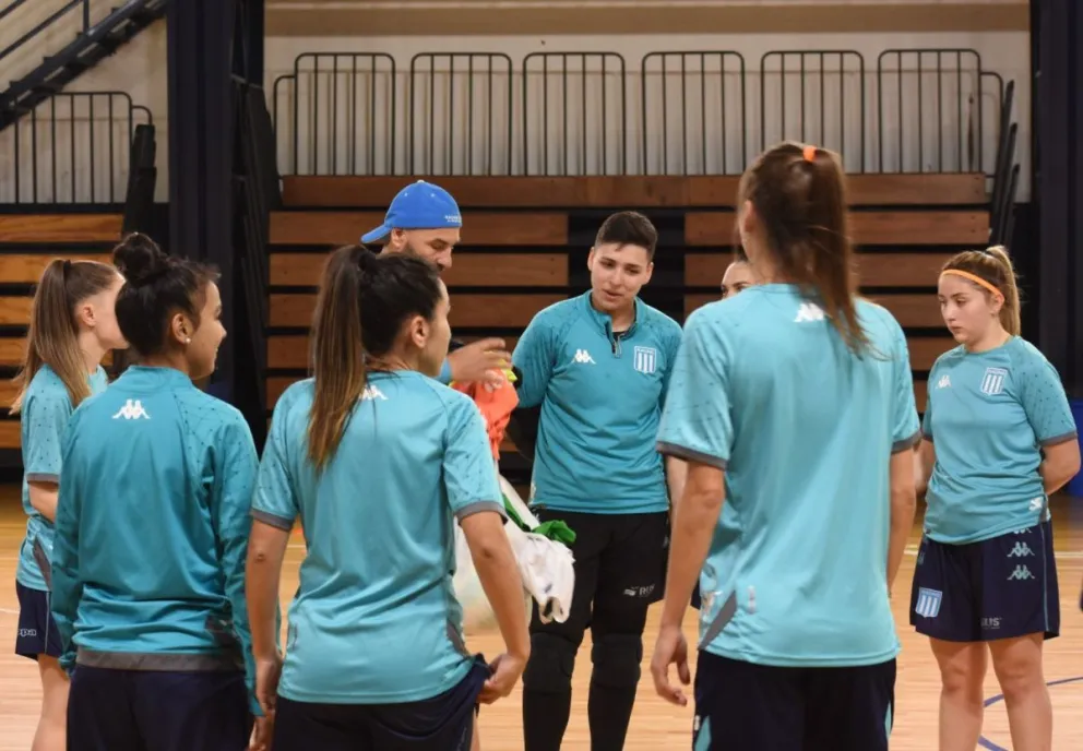 Jugadoras del club argentino previo a un entrenamiento. Foto: Racing Club.