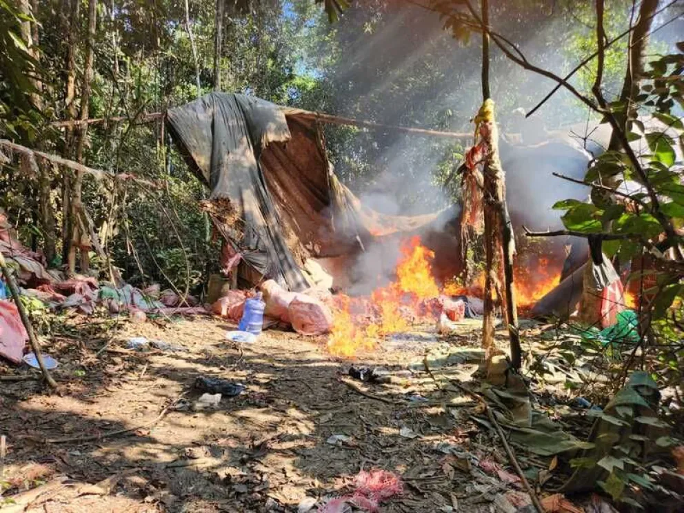 Una fábrica móvil de droga que fue destruida. Foto: Viceministerio de Defensa Social y Sustancias Controladas. 