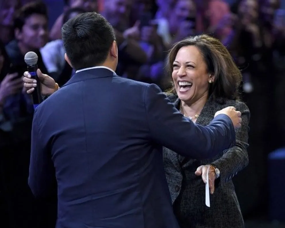 La vicepresidenta estadounidense y posible candidata demócrata, Kamala Harris. Foto: @AndrewYang
·