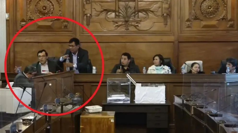 El momento de la descompensación del postulante. Foto: Captura de video