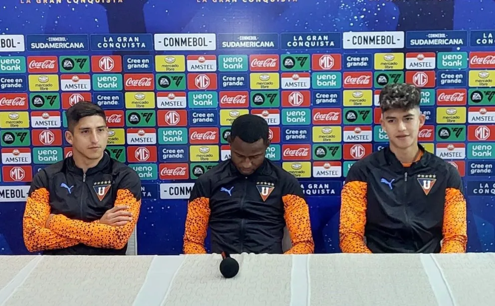Fernando Cornejo, Leonel Quiñonez y Gabriel Villamil en la conferencia de los ecuatorianos. Foto: Sports 360