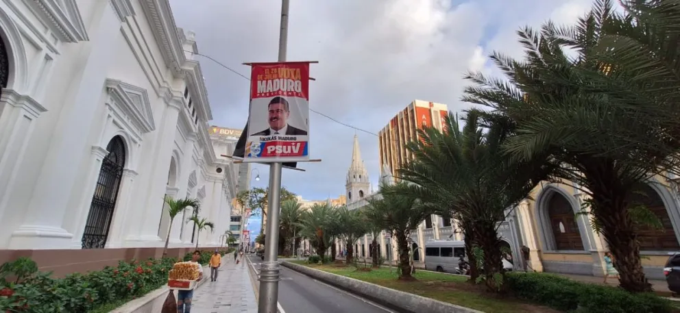 La propaganda política de Maduro, en postes y pancartas. Foto: Visión 360