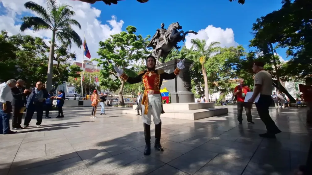 Un intérprete personificó a Simón Bolívar. Foto: Carlos Quisbert / Visión 360