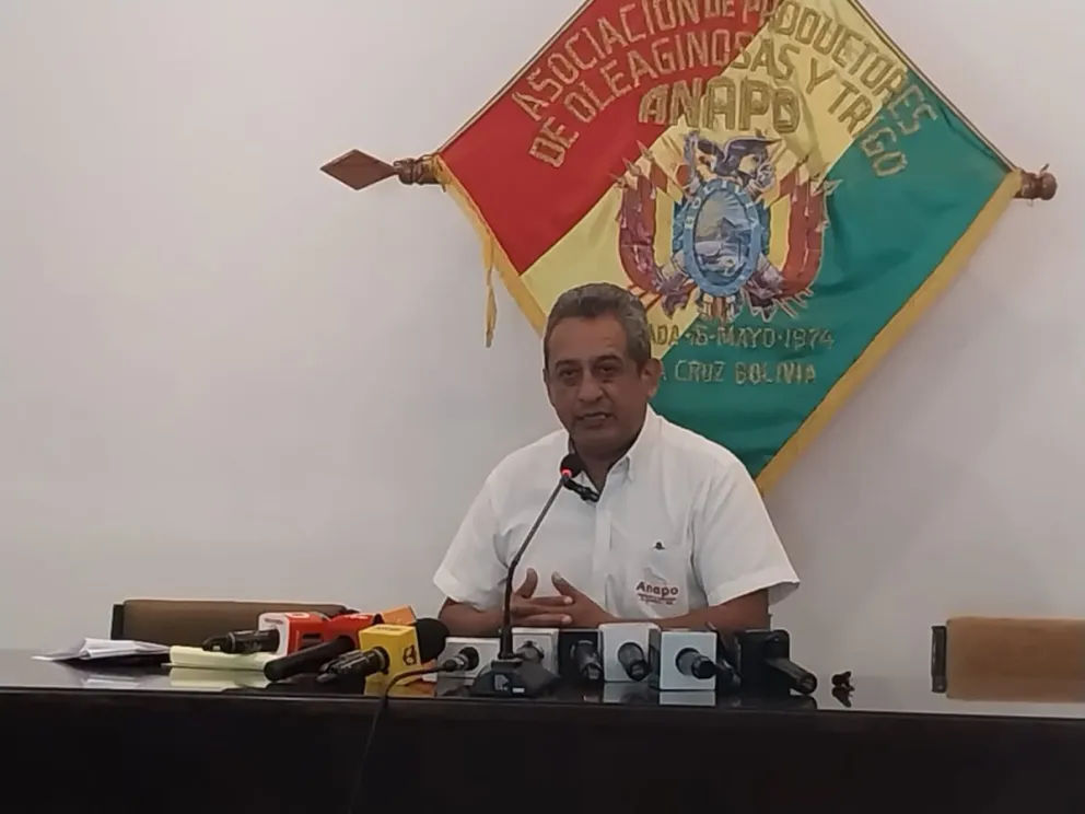 El gerente de Anapo, Jaime Hernández, denuncia el avasallamiento y pide intervención de la policía. Foto: Anapo