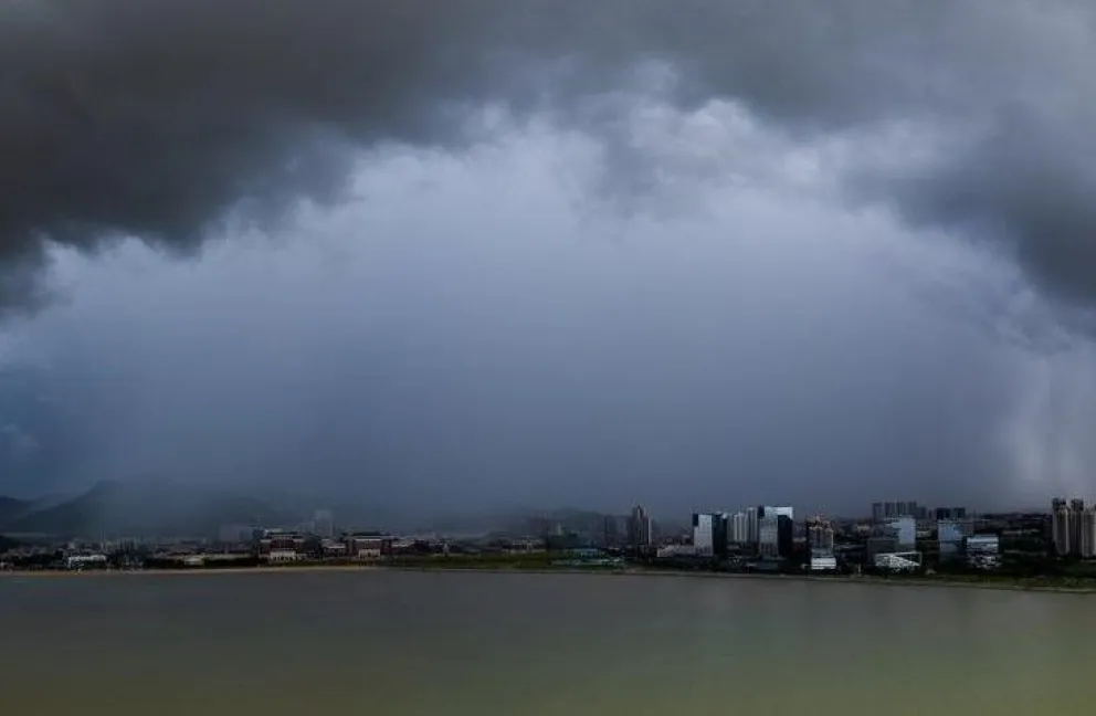 Precipitación de arcos cumulonimbos sobre Zhuhai, China. Crédito: Gao Si