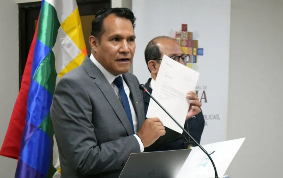  El director de la ATT, Néstor Ríos, en conferencia de prensa. Foto: APG