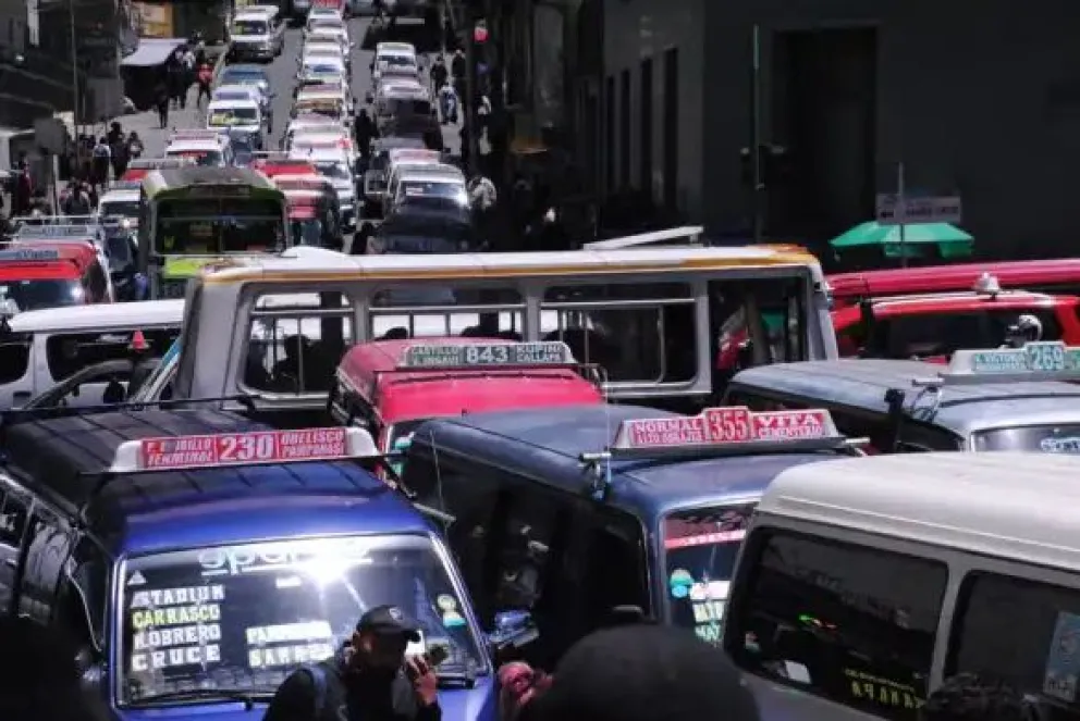 Parque automotor de La Paz. Foto: AMUN