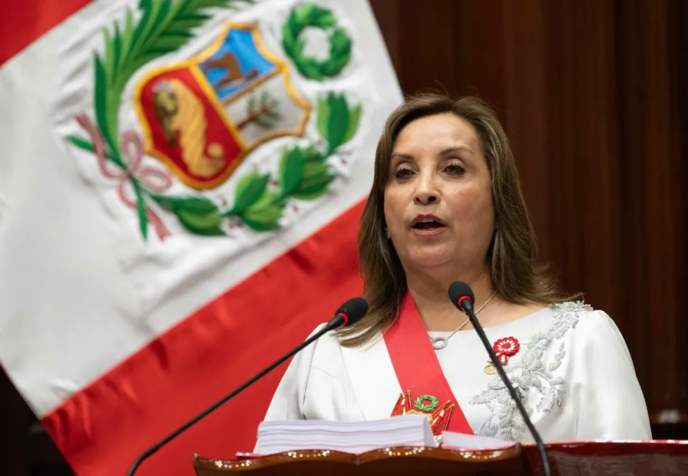 La presidenta peruana, Dina Boluarte, habló ante el Congreso peruano este domingo, en Lima (Perú). Foto: EFE