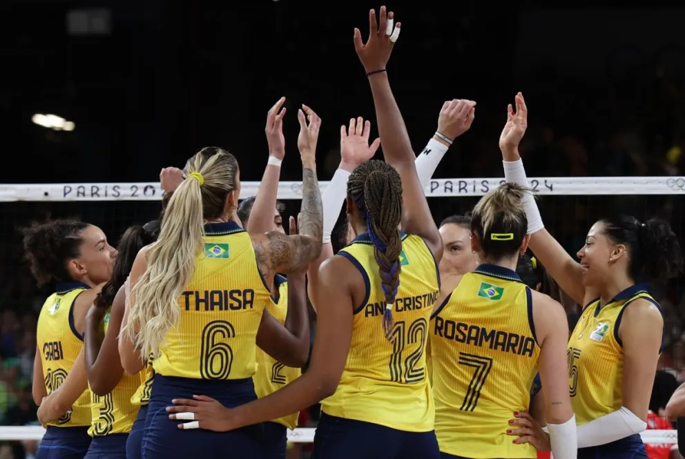 Las jugadoras brasileñas celebran su triunfo ante Kenia. Foto: EFE.