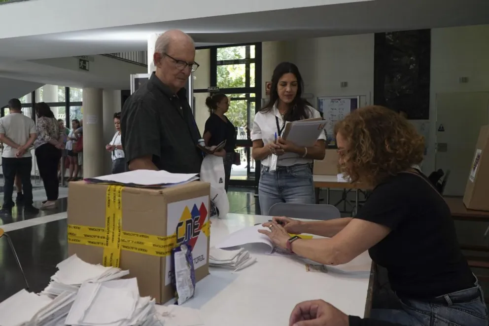 Votaciones en la jornada electoral venezolana. Foto: EFE