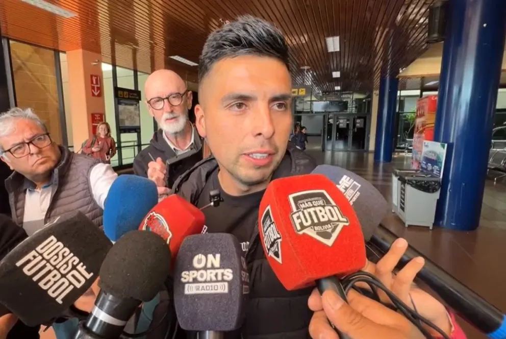 El mexicano Leonel López en su primer contacto con los periodistas de Cochabamba.