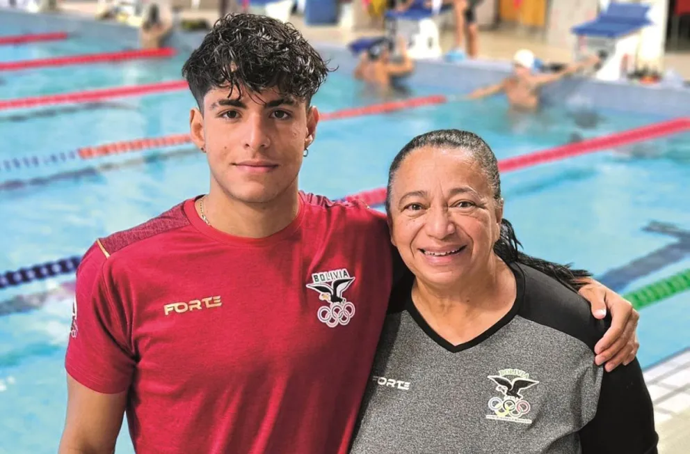 Núñez del Prado (izq.) junto a su entrenadora Merces Nogueira. Foto: COB.