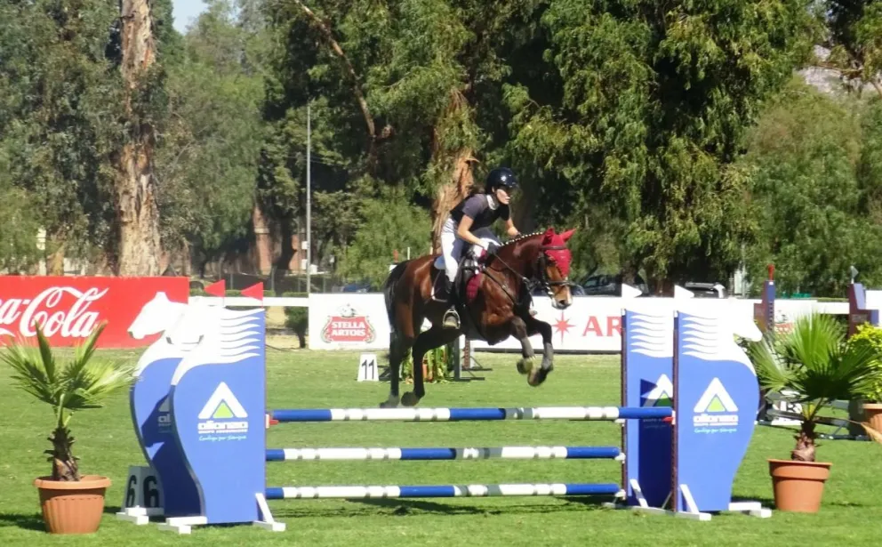 Un binomio durante una competencia anterior. Foto: Country Club Cochabamba.