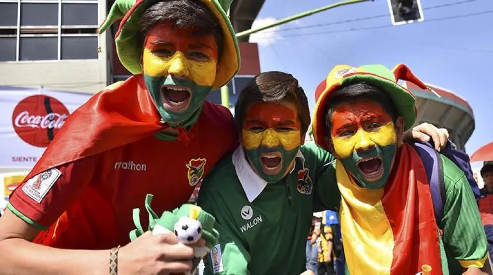 Hinchas de la selección nacional en la previa de un partido de la selección en 2023. Foto: APG