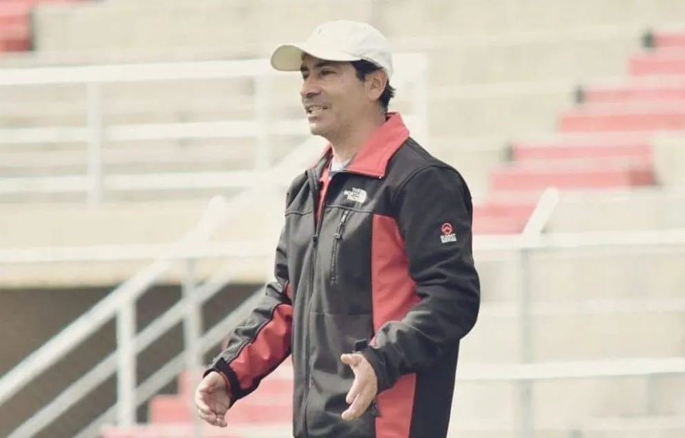 El entrenador de las divisiones menores de Always Ready, Julio Quinteros. Foto Facebook Julio Quinteros
