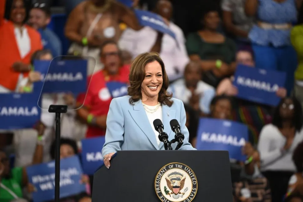 La vicepresidenta estadounidense, Kamala Harris, habla durante un mitin de campaña en el Georgia State Convocation Center, en Atlanta, este 30 de julio de 2024. Foto: EFE