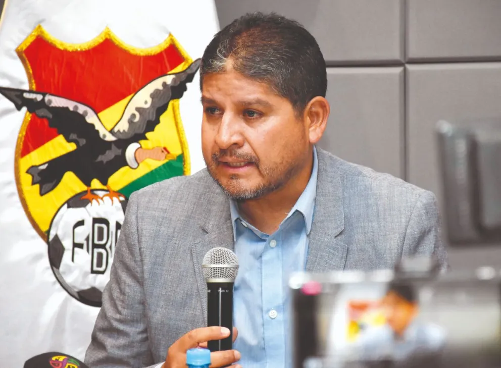 Óscar Villegas con la camiseta de la Selección nacional. Foto: APG