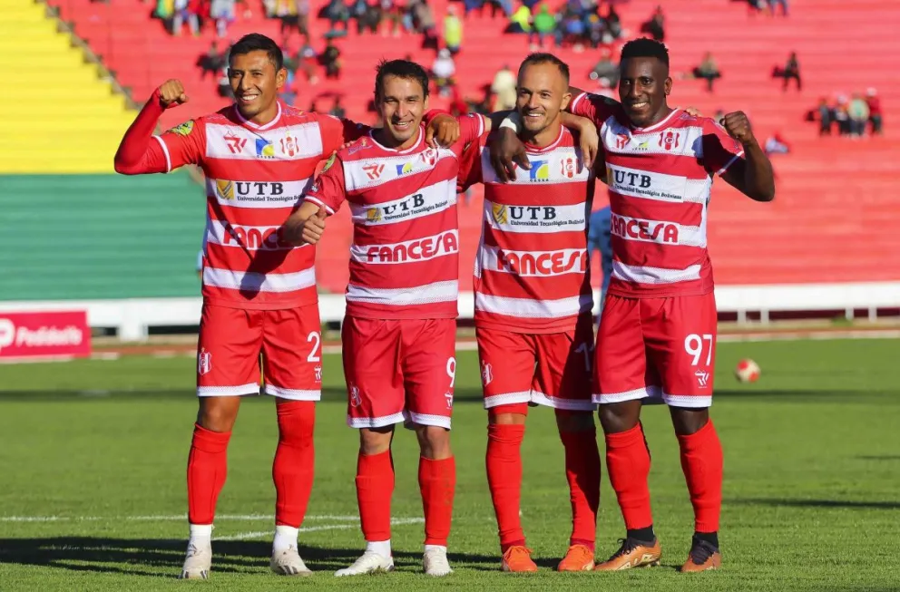 Jugadores de Independiente festejan un gol en uno de sus partidos anteriores.