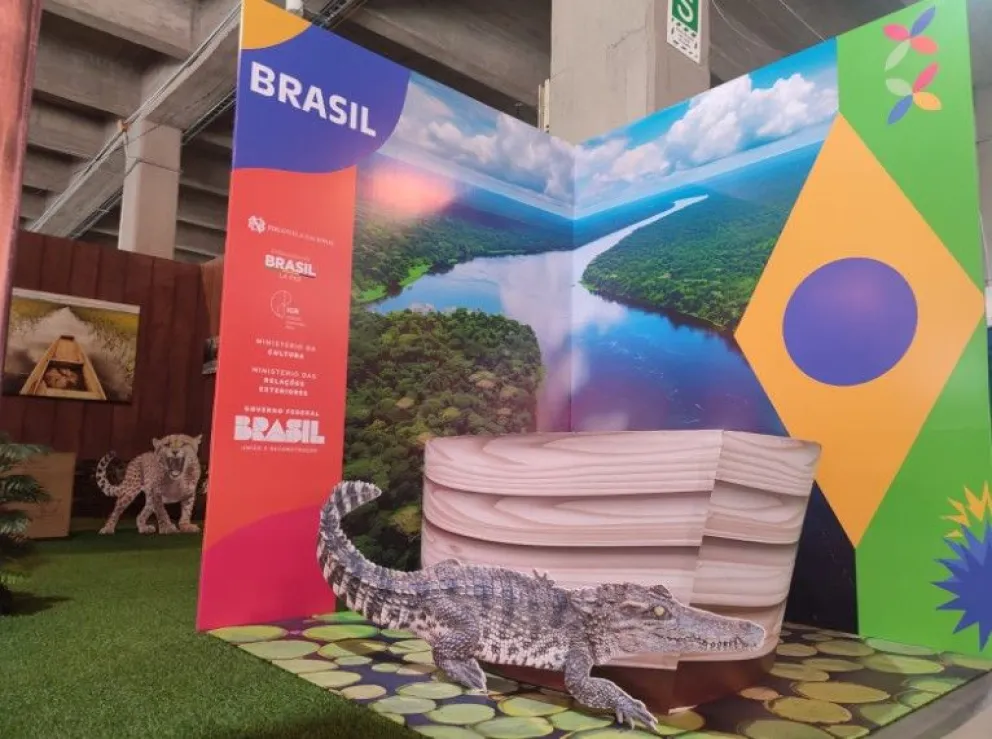 El stand de Brasil, el país invitado de la Feria Internacional del Libro de La Paz. Foto: CDLLP