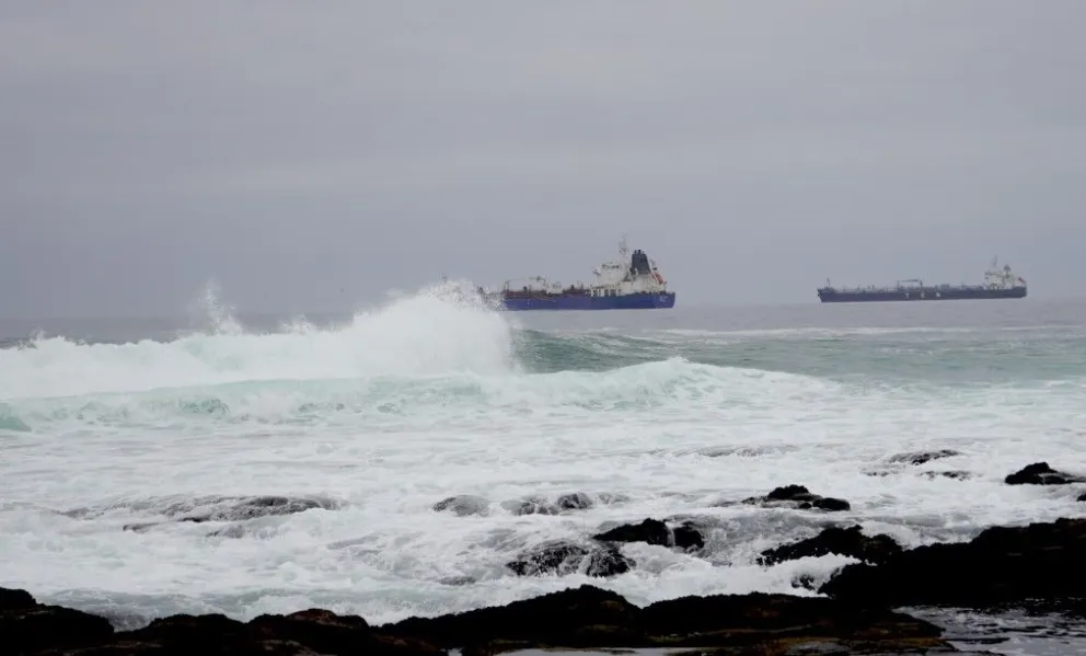 Foto referencial de buques que trasladan combustible. Foto: YPFB