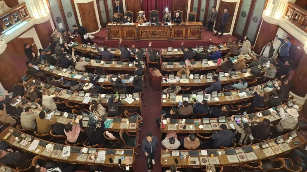 La sesión en el antiguo hemiciclo de Diputados. Foto: Facebook de la Cámara Baja 