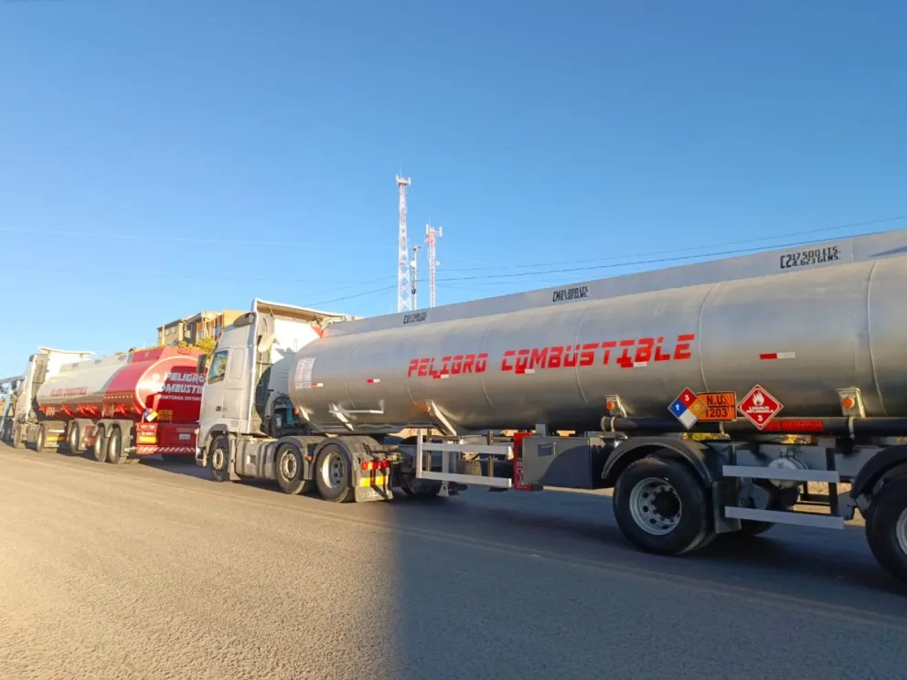 Cisternas varados en Tambo Quemado. Foto: ABI