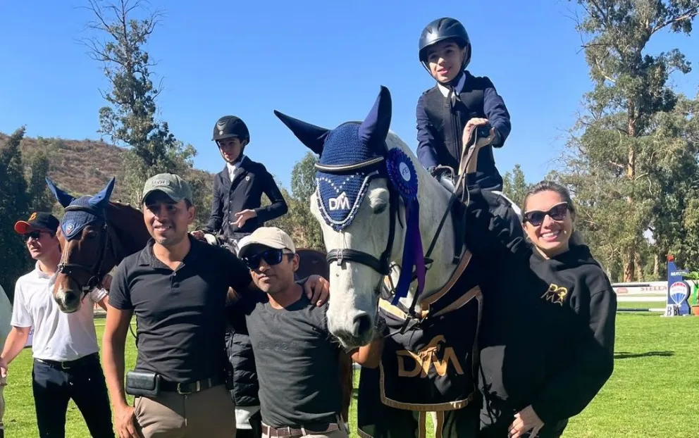 Cuéllar con Doma Baral Martina, ganadores del Bronze. Foto: FBDE.
