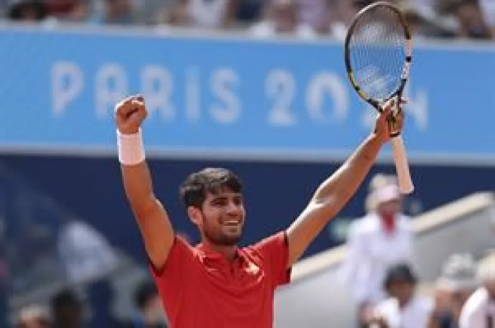 El grito de victoria del español Carlos Alcaraz tras vencer al canadiense Felix Auger Aliassime. Foto EFE