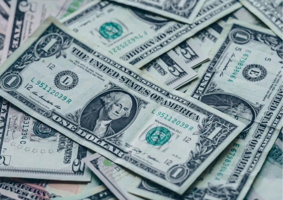 El acceso a dólares se complica.