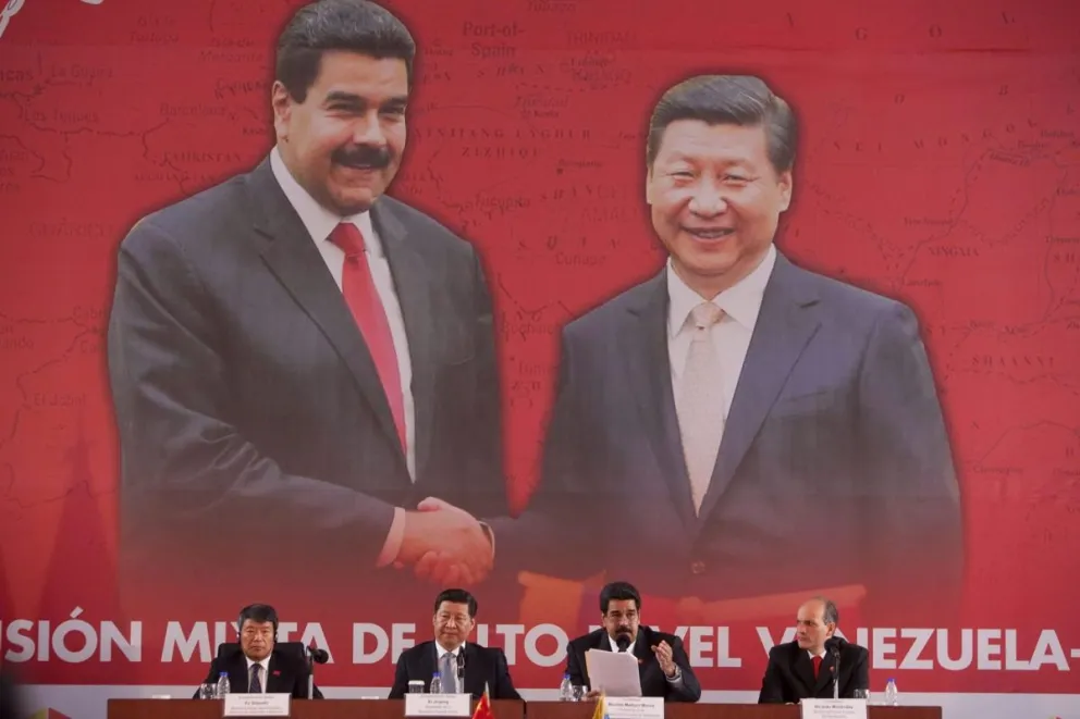 Imagen de archivo de una rueda de prensa conjunta de los presidentes chino, Xi Jinping, y venezolano, Nicolas Maduro, tras celebrar una entrevista bilateral. Foto: EFE