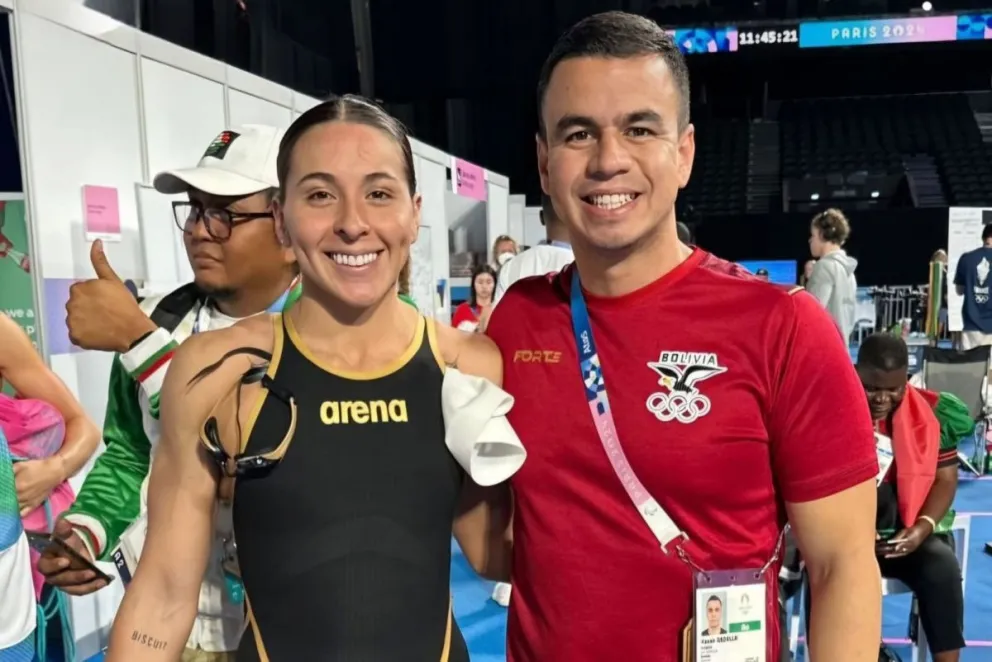 Ribera (izq.) junto a su entrenador Yassir Abdalla tras su competencia. Foto: Yassir Abdalla.