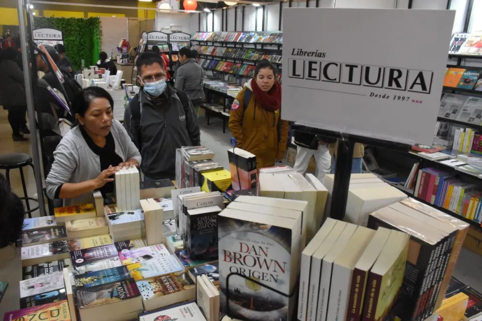 Una oferta de libros en la FIL La Paz. Foto: FIL