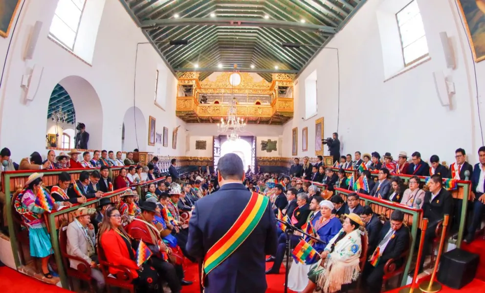 El Presidente, Luis Arce, da su mensaje en la Sesión de Honor.  Foto: @luchoxbolivia 